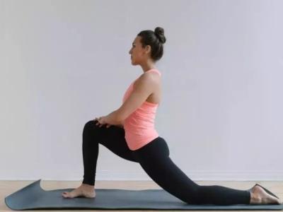 女性擁有曼妙身姿,可以通過瑜伽打開正確劈叉方式