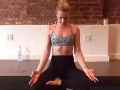 月經(jīng)量少是什么原因,女性練習(xí)瑜伽改善月經(jīng)不調(diào)預(yù)防便秘