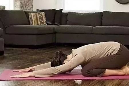 調(diào)理月經(jīng)、改善更年期綜合征,這些瑜伽動作大有幫助-易網(wǎng)健康養(yǎng)生網(wǎng) 調(diào)理月經(jīng)、改善更年期綜合征,這些瑜伽動作大有幫助