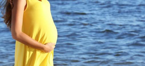 經(jīng)常游泳對(duì)皮膚是否有傷害-易網(wǎng)健康<a href=http://www.jsjjzhkt.cn/jkys/ target=_blank class=infotextkey>養(yǎng)生</a>網(wǎng) 經(jīng)常游泳對(duì)皮膚是否有傷害