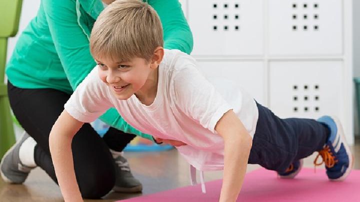 快餐食品熱量高無(wú)益于減肥 減肥別碰這五大高熱量食物-易網(wǎng)健康<a href=http://www.jsjjzhkt.cn/jkys/ target=_blank class=infotextkey>養(yǎng)生</a>網(wǎng) 快餐食品熱量高無(wú)益于減肥 減肥別碰這五大高熱量食物