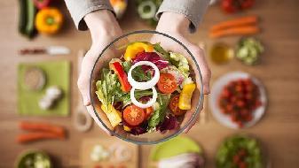 飲食減肥 攝鹽過(guò)多會(huì)讓我們發(fā)胖