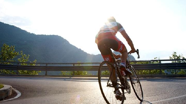 春季水果怎么吃能減肥 春季吃6種水果減肥最快-易網健康<a href=http://www.jsjjzhkt.cn/jkys/ target=_blank class=infotextkey>養生</a>網 春季水果怎么吃能減肥 春季吃6種水果減肥最快