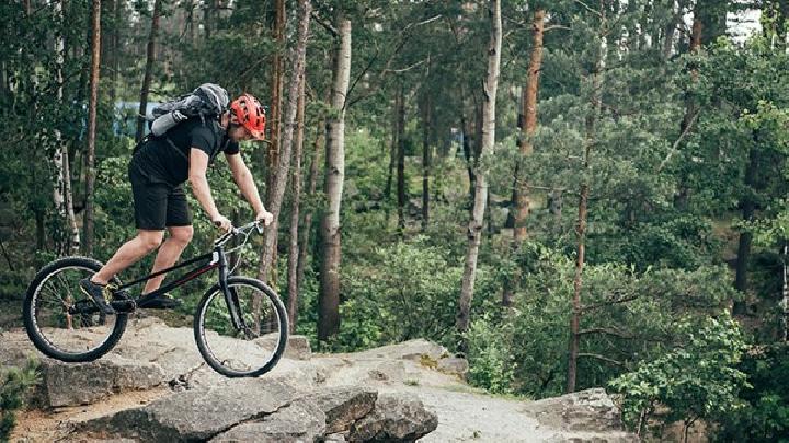 春季減肥應(yīng)該做哪些運動 春季減肥適合做3項運動-易網(wǎng)健康<a href=http://www.jsjjzhkt.cn/jkys/ target=_blank class=infotextkey>養(yǎng)生</a>網(wǎng) 春季減肥應(yīng)該做哪些運動 春季減肥適合做3項運動