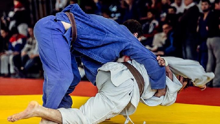 冬季超快的減肥方法是什么 五個方法可有效預防冬季肥胖-易網<a href=http://www.jsjjzhkt.cn/ target=_blank class=infotextkey>健康養生</a>網 冬季超快的減肥方法是什么 五個方法可有效預防冬季肥胖