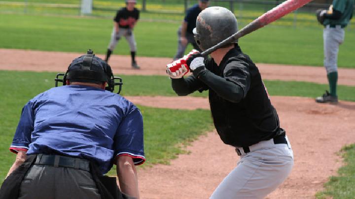 導致浮腫的原因都有哪些 常吃6種食物能有效消除浮腫