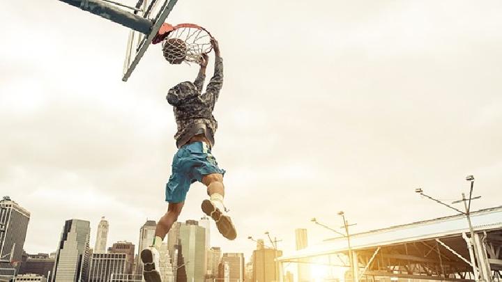 腰腹部減肥做什么運動好 初夏腰腹部減肥就做呼啦圈運動-易網<a href=http://www.jsjjzhkt.cn/ target=_blank class=infotextkey>健康養生</a>網 腰腹部減肥做什么運動好 初夏腰腹部減肥就做呼啦圈運動