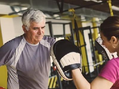 夏季室內(nèi)運(yùn)動減肥方法是什么？室內(nèi)有氧踏板操讓你減掉身上肥肉