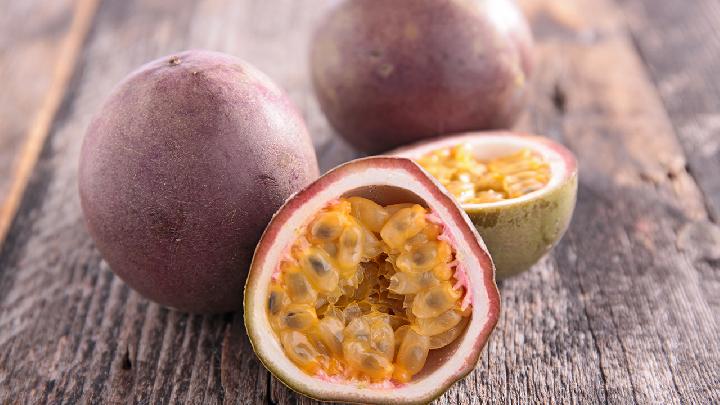 最速效的減肥食譜推薦 水果檸檬-易網(wǎng)健康<a href=http://www.jsjjzhkt.cn/jkys/ target=_blank class=infotextkey>養(yǎng)生</a>網(wǎng) 最速效的減肥食譜推薦 水果檸檬