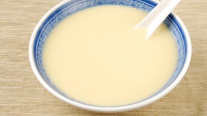 吃胡蘿卜真的能減肥嗎?怎么吃胡蘿卜減肥?-易網(wǎng)健康<a href=http://www.jsjjzhkt.cn/jkys/ target=_blank class=infotextkey>養(yǎng)生</a>網(wǎng) 吃胡蘿卜真的能減肥嗎?怎么吃胡蘿卜減肥?