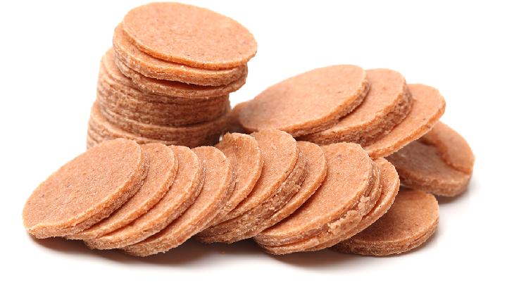 晚上吃青瓜能減肥嗎?青瓜的減肥功能有什么?-易網健康<a href=http://www.jsjjzhkt.cn/jkys/ target=_blank class=infotextkey>養生</a>網 晚上吃青瓜能減肥嗎?青瓜的減肥功能有什么?