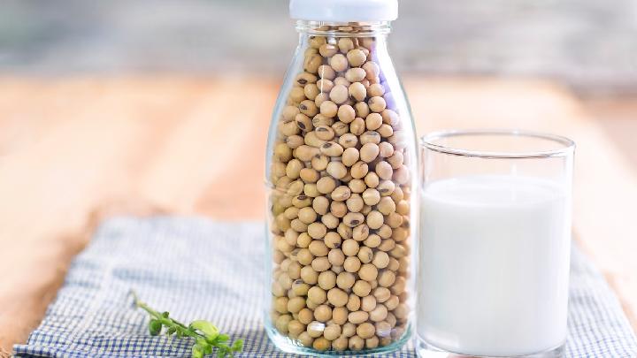 跑步減肥千萬不要這樣做 跑步減肥的常見誤區(qū)盤點-易網(wǎng)<a href=http://www.jsjjzhkt.cn/ target=_blank class=infotextkey>健康養(yǎng)生</a>網(wǎng) 跑步減肥千萬不要這樣做 跑步減肥的常見誤區(qū)盤點