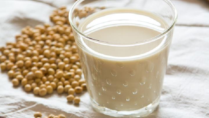 西瓜減肥還是增肥?西瓜能不能減肥看你怎樣吃-易網健康<a href=http://www.jsjjzhkt.cn/jkys/ target=_blank class=infotextkey>養生</a>網 西瓜減肥還是增肥?西瓜能不能減肥看你怎樣吃