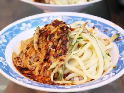 每天睡覺前喝蜂蜜水能減肥嗎？蜂蜜水有減肥功效嗎？