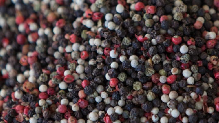 喝蘇打水能減肥嗎?蘇打水有哪些功效?-易網<a href=http://www.jsjjzhkt.cn/ target=_blank class=infotextkey>健康養生</a>網 喝蘇打水能減肥嗎?蘇打水有哪些功效?