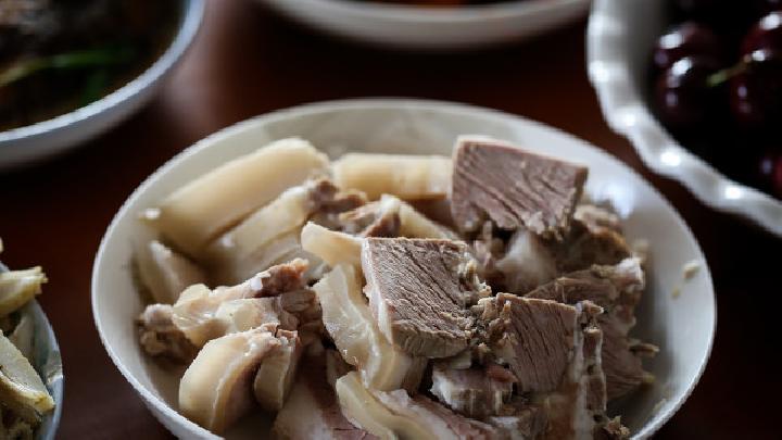 檸檬怎么吃減肥?推薦四大方式提高減肥效率-易網(wǎng)<a href=http://www.jsjjzhkt.cn/ target=_blank class=infotextkey>健康養(yǎng)生</a>網(wǎng) 檸檬怎么吃減肥?推薦四大方式提高減肥效率