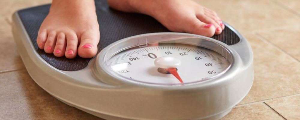 減肥期間正確稱體重的方法-易網健康<a href=http://www.jsjjzhkt.cn/jkys/ target=_blank class=infotextkey>養生</a>網 減肥期間正確稱體重的方法