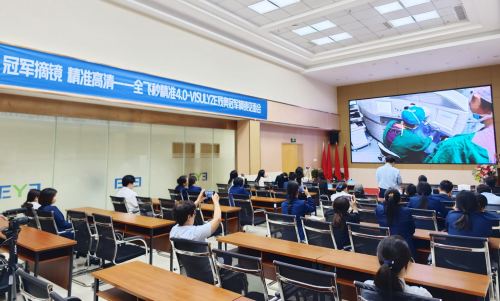 重慶眼視光周奇志教授為巴黎殘奧會冠軍肖祖賢通過全飛秒精準4.0手術成功摘鏡-易網健康養生網 重慶眼視光周奇志教授為巴黎殘奧會冠軍肖祖賢通過全飛秒精準4.0手術成功摘鏡