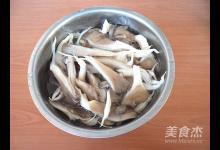 韭菜炒雙菇的做法-咸鮮味炒菜譜