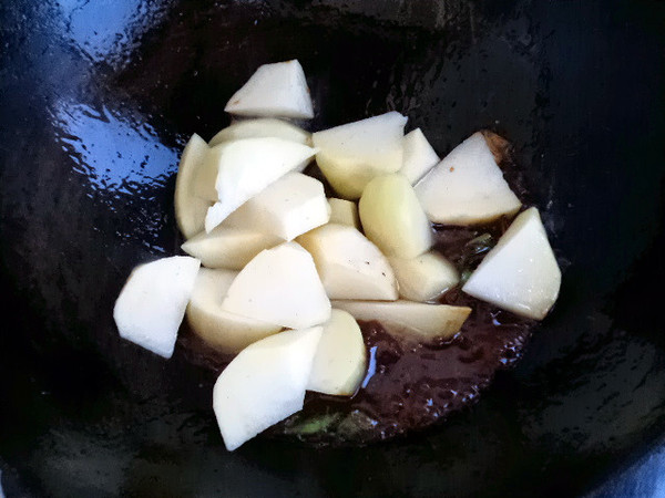 土豆燉蘿卜的做法-家常味燉菜譜-易網健康養生網 土豆燉蘿卜的做法-家常味燉菜譜