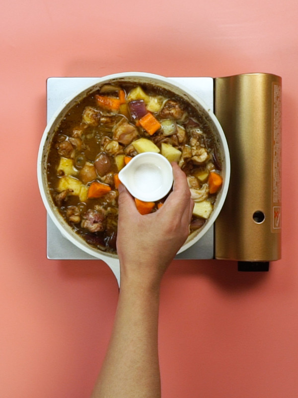 咖喱雞的做法-咖喱味煮菜譜-易網健康養生網 咖喱雞的做法-咖喱味煮菜譜