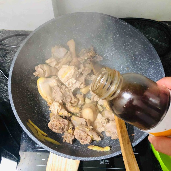 黑枸杞養(yǎng)生雞湯的做法-家常味煲菜譜-易網(wǎng)健康養(yǎng)生網(wǎng) 黑枸杞養(yǎng)生雞湯的做法-家常味煲菜譜