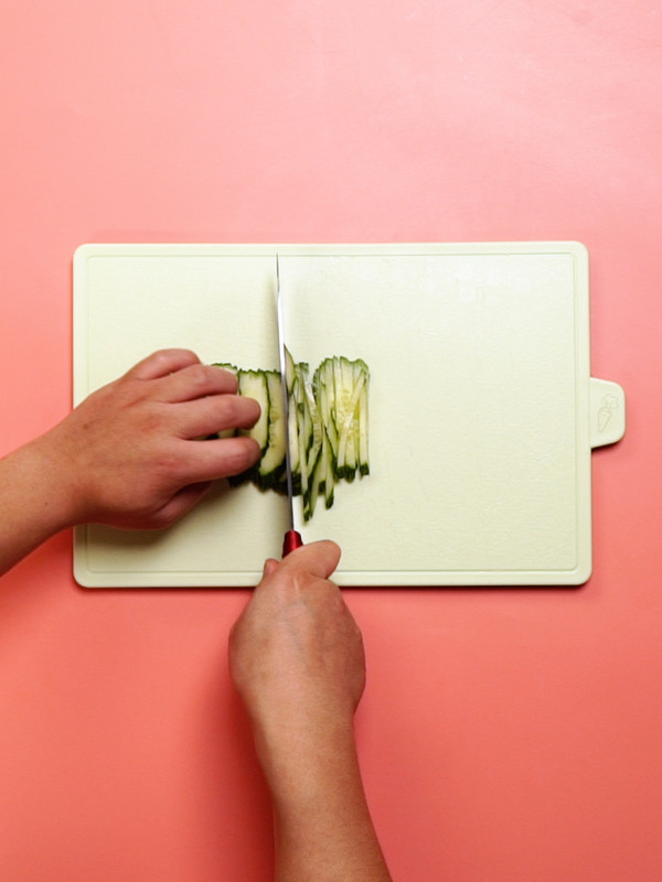 涼拌紫甘藍的做法-酸甜味拌菜譜-易網<a href=http://www.jsjjzhkt.cn/ target=_blank class=infotextkey>健康養生</a>網 涼拌紫甘藍的做法-酸甜味拌菜譜