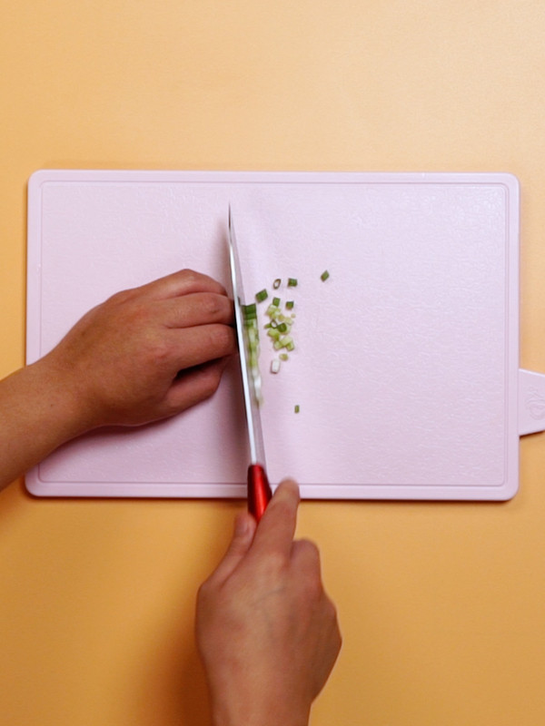 蘿卜丸子的做法-家常味炸菜譜-易網<a href=http://www.jsjjzhkt.cn/ target=_blank class=infotextkey>健康養生</a>網 蘿卜丸子的做法-家常味炸菜譜