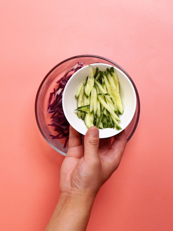 涼拌紫甘藍的做法-酸甜味拌菜譜-易網健康養生網 涼拌紫甘藍的做法-酸甜味拌菜譜