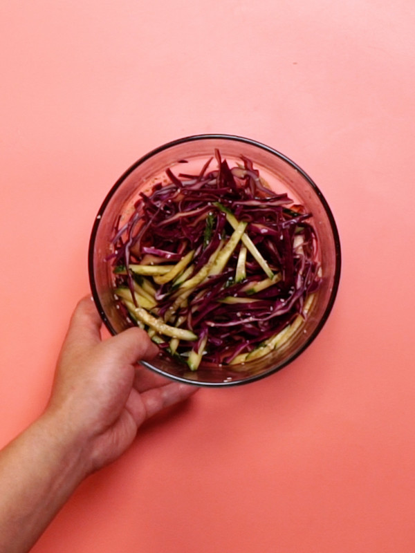 涼拌紫甘藍的做法-酸甜味拌菜譜-易網健康養生網 涼拌紫甘藍的做法-酸甜味拌菜譜