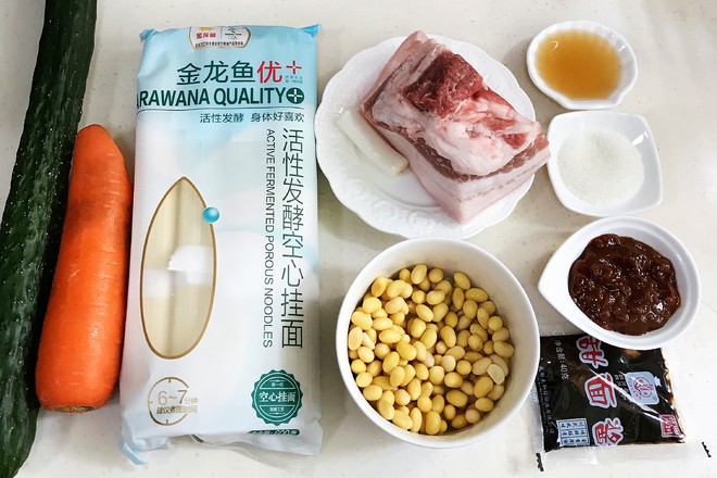 炸醬面的做法-咸鮮味拌菜譜-易網(wǎng)<a href=http://www.jsjjzhkt.cn/ target=_blank class=infotextkey>健康養(yǎng)生</a>網(wǎng) 炸醬面的做法-咸鮮味拌菜譜