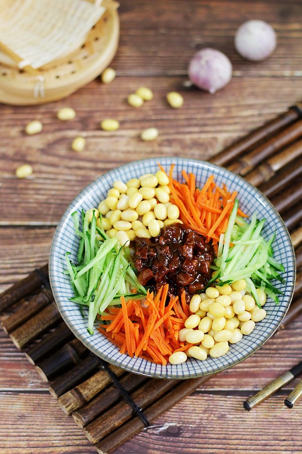 炸醬面的做法-咸鮮味拌菜譜-易網(wǎng)健康養(yǎng)生網(wǎng) 炸醬面的做法-咸鮮味拌菜譜