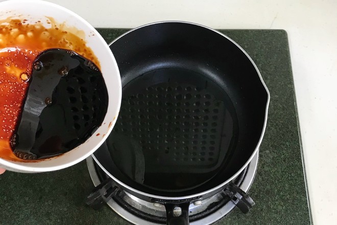 蔥油面的做法-咸鮮味拌菜譜-易網健康養生網 蔥油面的做法-咸鮮味拌菜譜