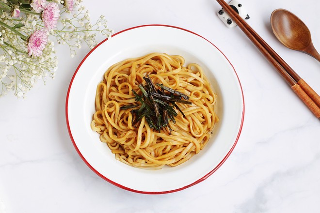 蔥油面的做法-咸鮮味拌菜譜-易網健康養生網 蔥油面的做法-咸鮮味拌菜譜