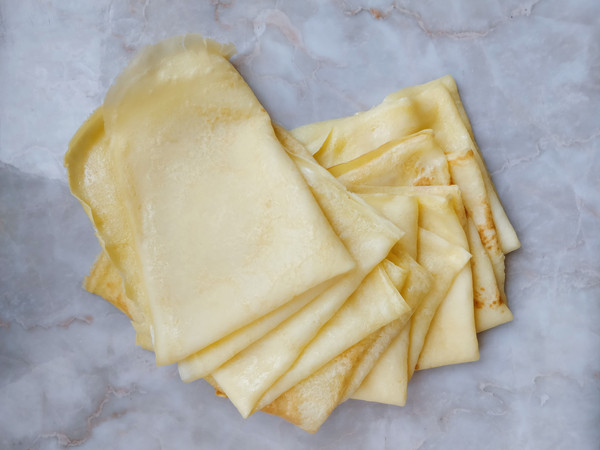 黃桃千層蛋糕卷的做法-甜味烘焙菜譜-易網(wǎng)健康養(yǎng)生網(wǎng) 黃桃千層蛋糕卷的做法-甜味烘焙菜譜