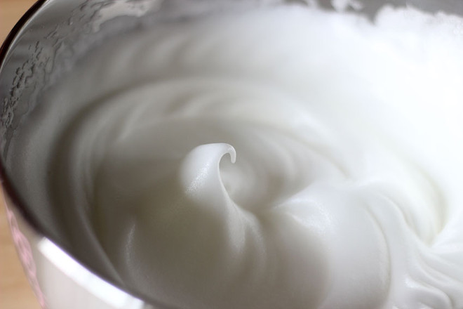 黑穗醋栗仙女蛋糕卷的做法-酸甜味烘焙菜譜-易網健康養生網 黑穗醋栗仙女蛋糕卷的做法-酸甜味烘焙菜譜