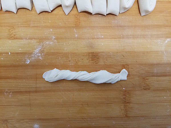 豆角鍋粘卷子的做法-家常味燉菜譜