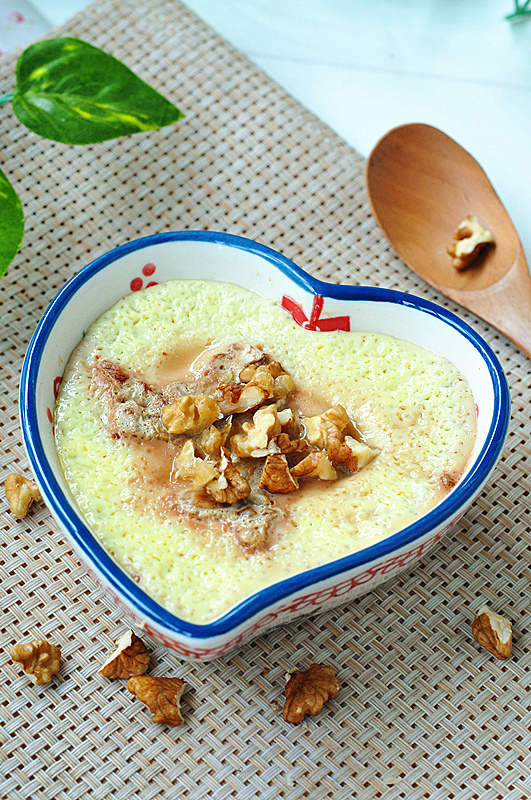 核桃蒸蛋羹的做法-家常味蒸菜譜-易網健康養生網 核桃蒸蛋羹的做法-家常味蒸菜譜