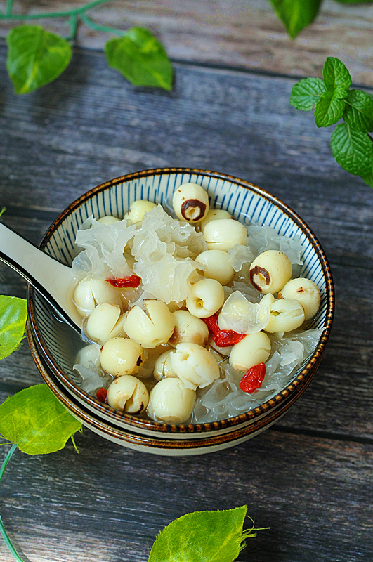 冰糖湘蓮的做法-甜味煮菜譜-易網健康養生網 冰糖湘蓮的做法-甜味煮菜譜