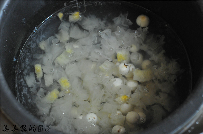 冰糖湘蓮的做法-甜味煮菜譜-易網健康養生網 冰糖湘蓮的做法-甜味煮菜譜