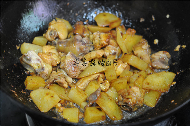 黃燜雞米飯的做法-家常味燒菜譜-易網健康養生網 黃燜雞米飯的做法-家常味燒菜譜