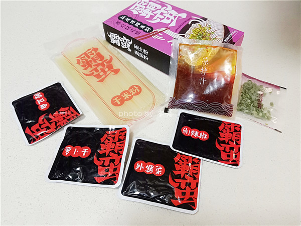 私房涼拌米粉的做法-家常味拌菜譜-易網<a href=http://www.jsjjzhkt.cn/ target=_blank class=infotextkey>健康養生</a>網 私房涼拌米粉的做法-家常味拌菜譜