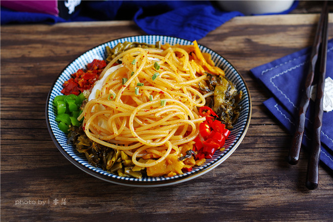 私房涼拌米粉的做法-家常味拌菜譜-易網健康養生網 私房涼拌米粉的做法-家常味拌菜譜