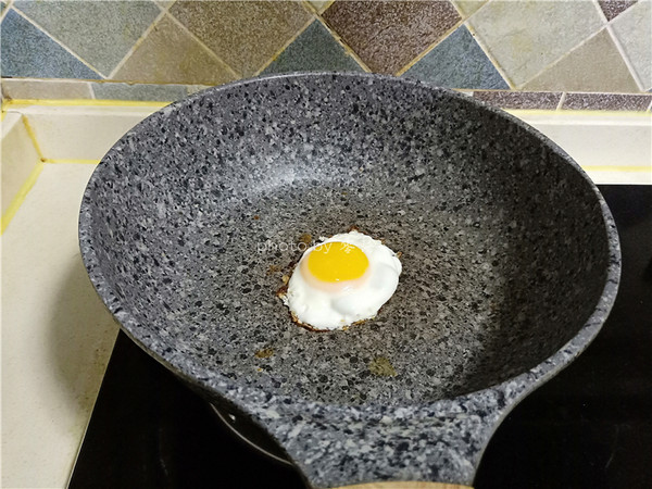 私房涼拌米粉的做法-家常味拌菜譜-易網健康養生網 私房涼拌米粉的做法-家常味拌菜譜