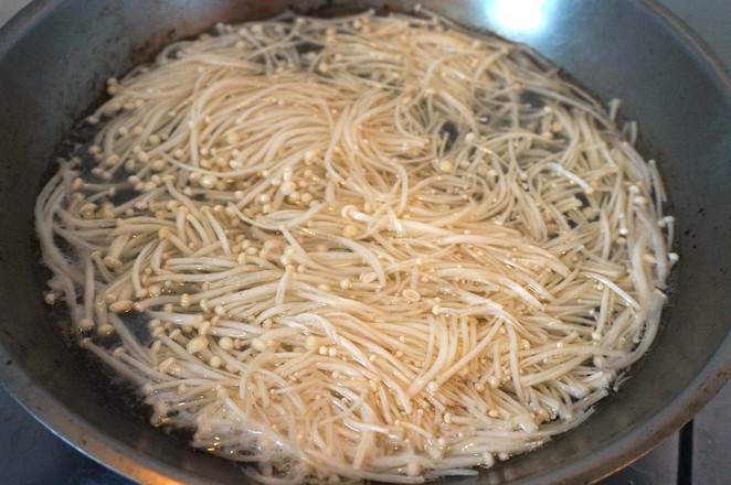 涼拌金針菇的做法-家常味拌菜譜-易網健康養生網 涼拌金針菇的做法-家常味拌菜譜