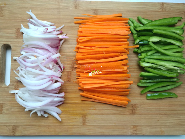 清炒三絲的做法-家常味炒菜譜-易網(wǎng)健康養(yǎng)生網(wǎng) 清炒三絲的做法-家常味炒菜譜