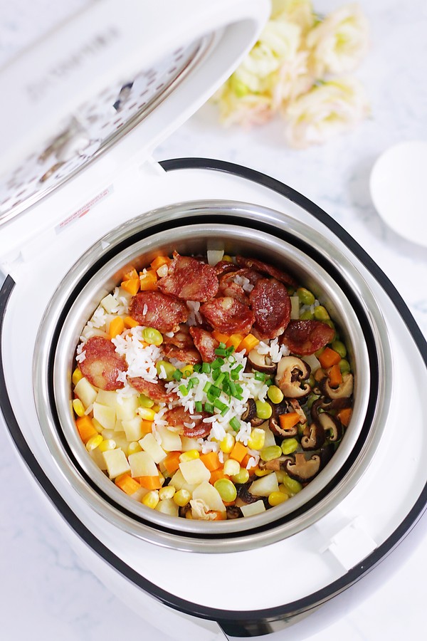 臘腸土豆脫糖飯的做法-咸鮮味蒸菜譜-易網(wǎng)健康養(yǎng)生網(wǎng) 臘腸土豆脫糖飯的做法-咸鮮味蒸菜譜