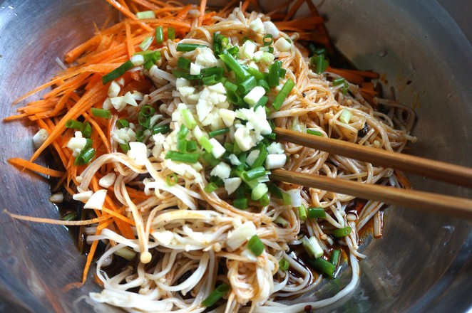 涼拌金針菇的做法-家常味拌菜譜-易網健康養生網 涼拌金針菇的做法-家常味拌菜譜