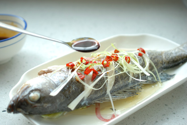 清蒸鱸魚的做法-家常味蒸菜譜