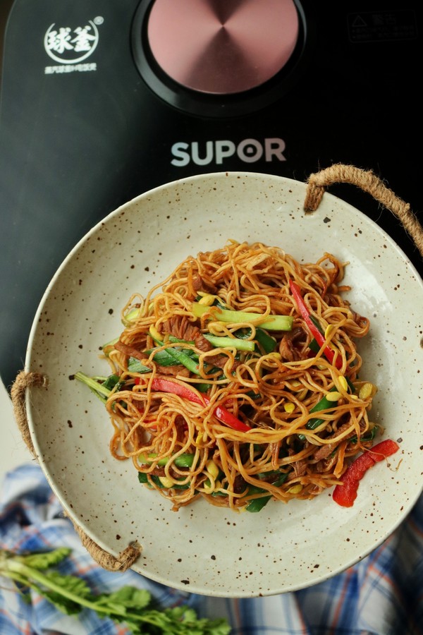 肉絲燜面的做法-家常味燜菜譜